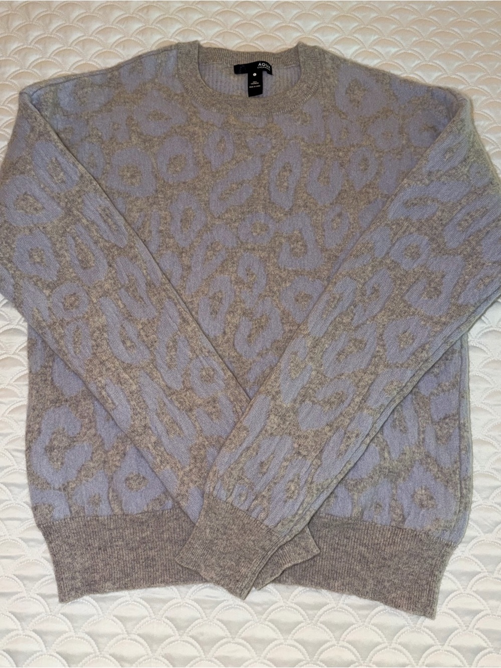 Aqua 100% cashmere sweater